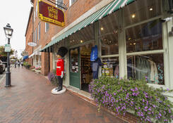
                                	        Newburyport
                                    